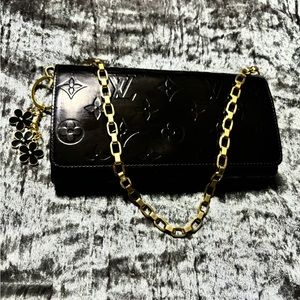 ✨Louis Vuitton Vernis Sarah wallet✨